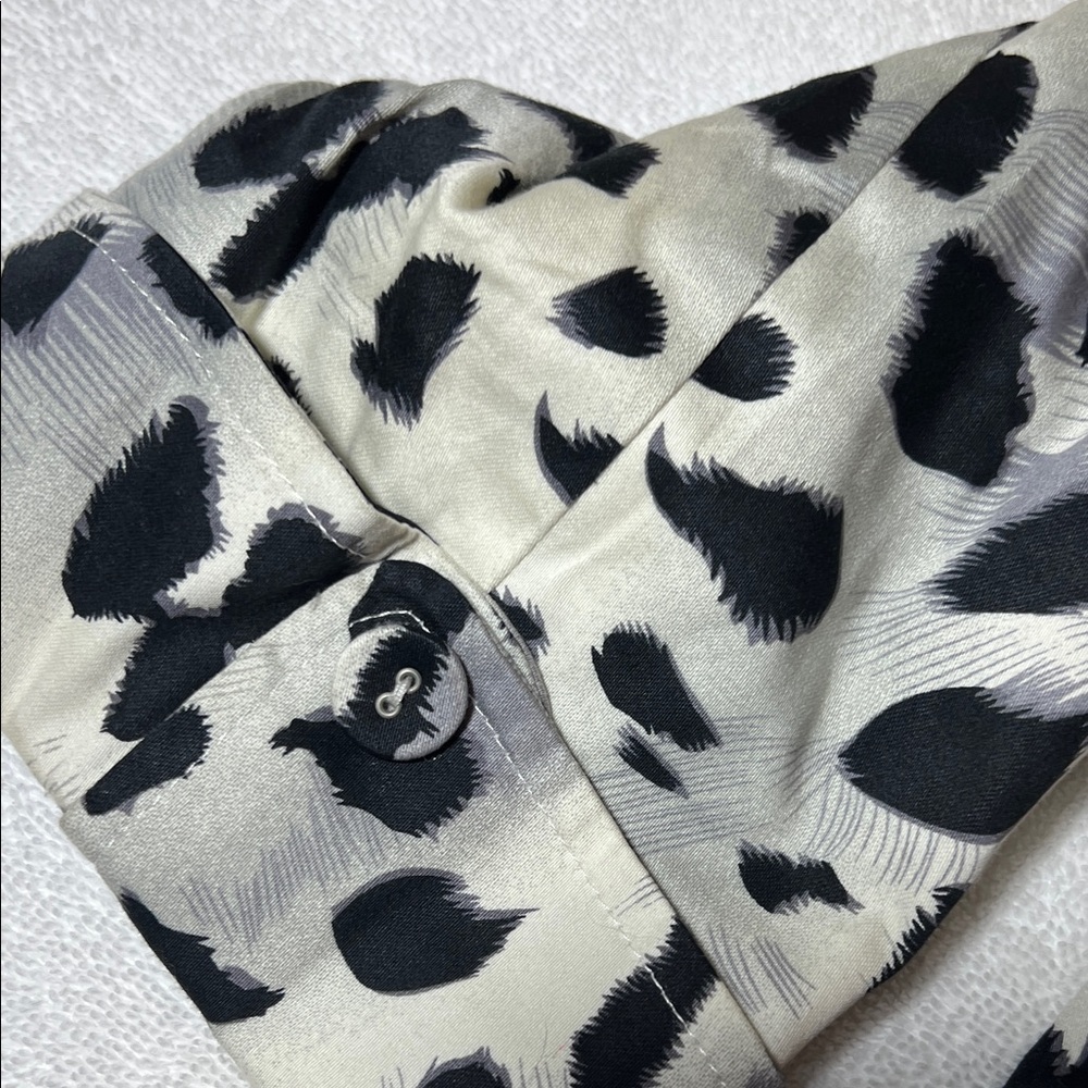 Chic Black And White Patterned Blazer - image 7